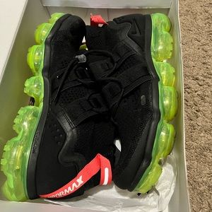 Nike Air VaporMax FK Utility Black/Black-Volt Mens size 9.5. Worn twice